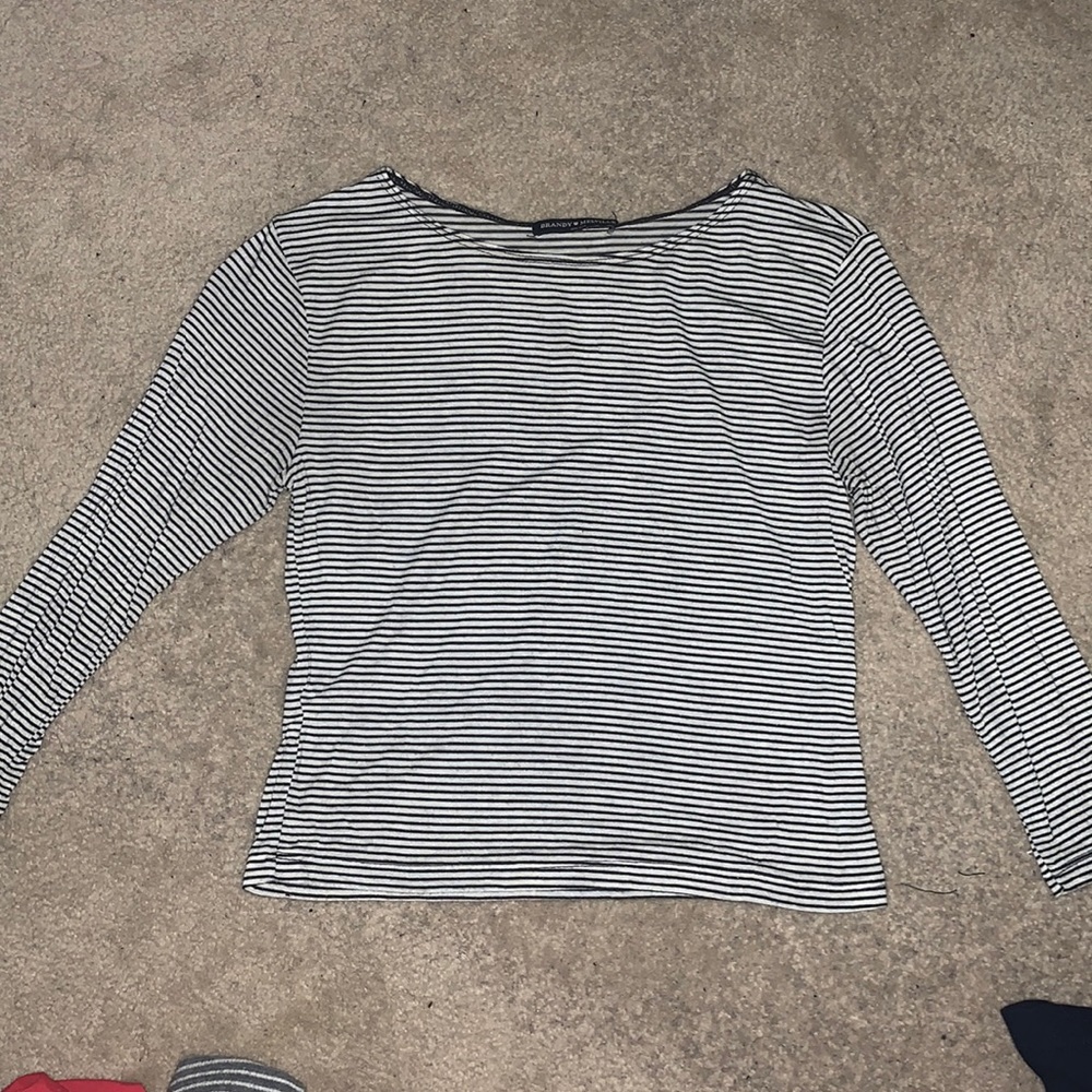 brandy melville 3/4 sleeve top